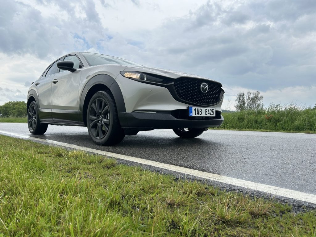 foto ŽENA V AUTĚ.CZ: MAZDA CX303616 ve velké velikosti