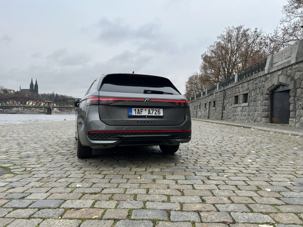 test VW Passat: foto Žena v autě.cz