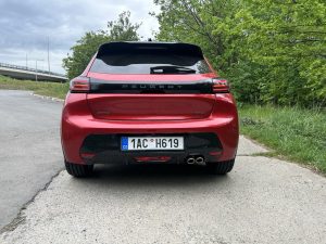 Peugeot 208: foto Žena v autě.cz