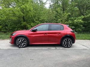 Peugeot 208: foto Žena v autě.cz