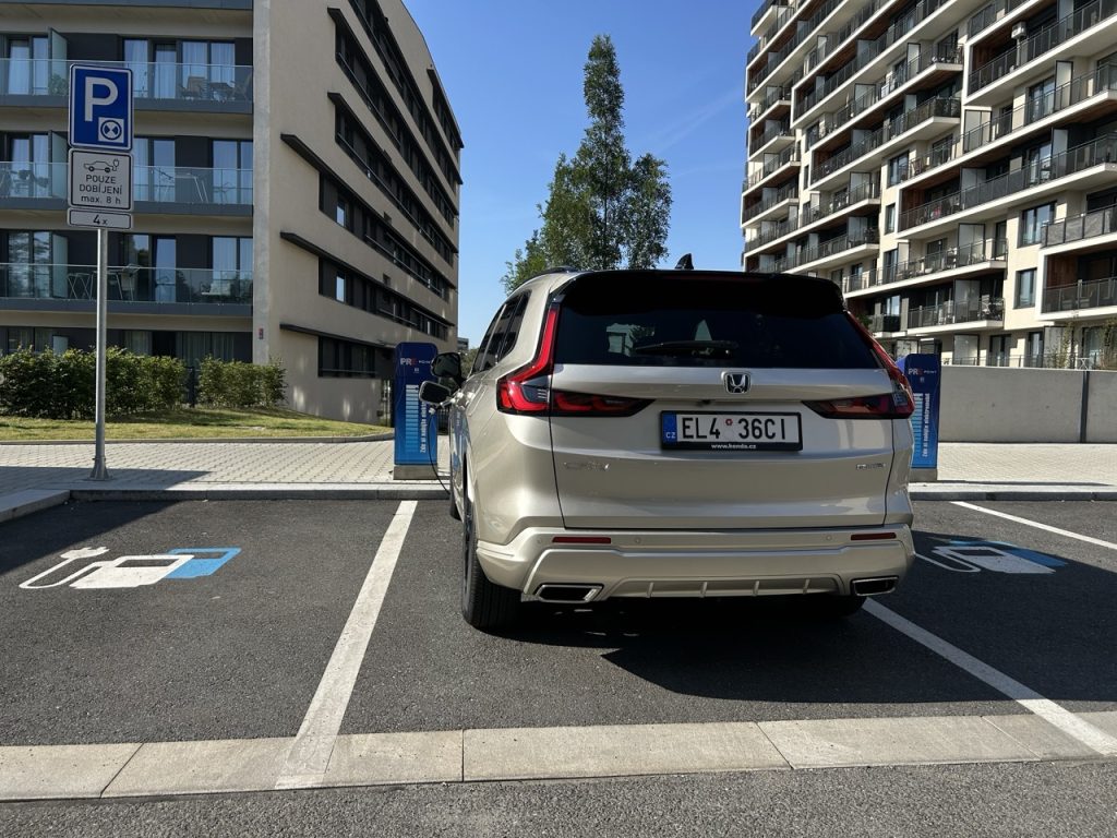 test Honda CR-V: foto Žena v autě.cz