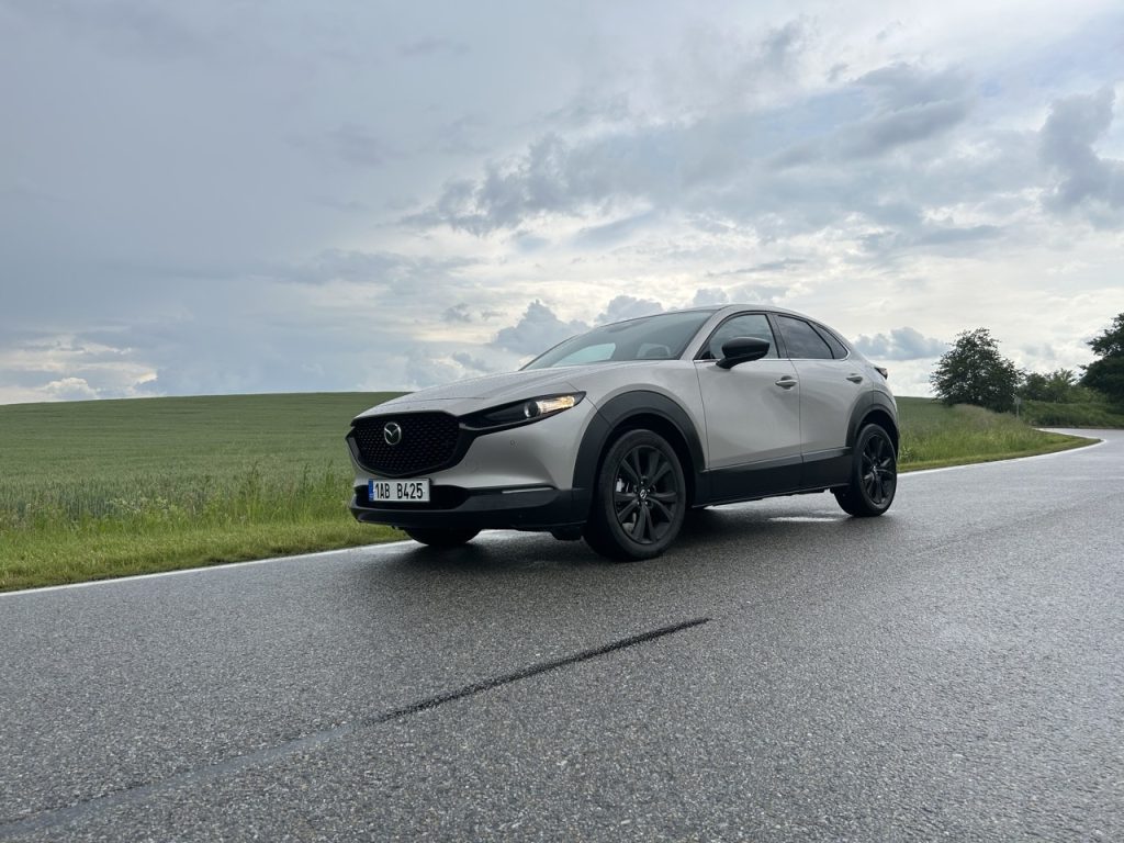 foto ŽENA V AUTĚ.CZ: MAZDA CX303583 ve velké velikosti