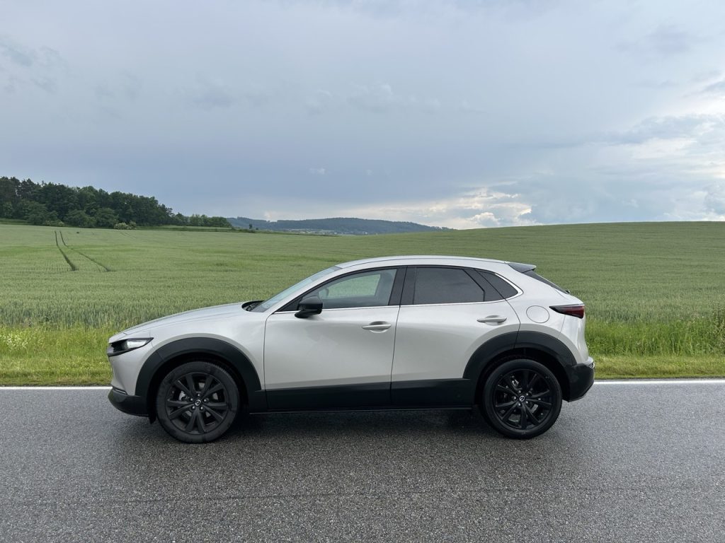 foto ŽENA V AUTĚ.CZ: MAZDA CX303586 ve velké velikosti