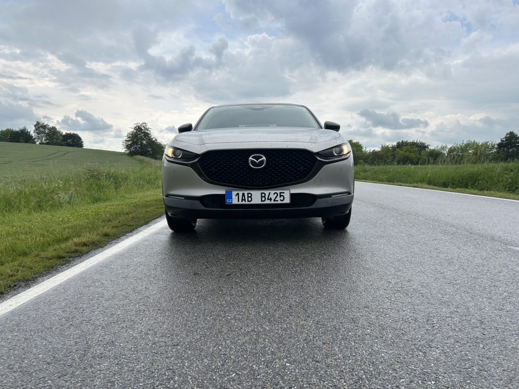 foto ŽENA V AUTĚ.CZ: MAZDA CX303611 ve velké velikosti