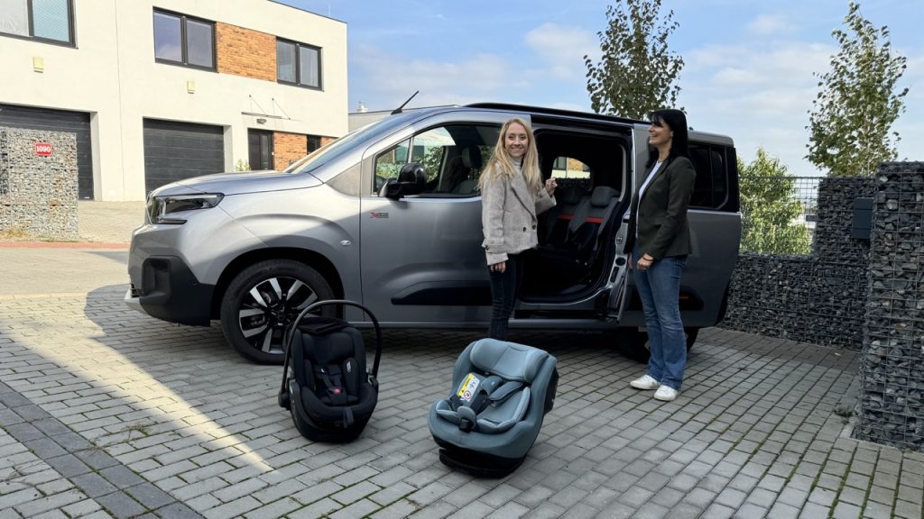 test autosedaček THULE v Citroen Berlingo: foto Žena v autě.cz