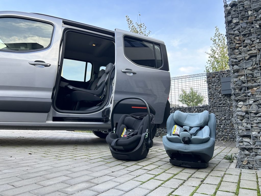 test autosedaček THULE v Citroen Berlingo: foto Žena v autě.cz