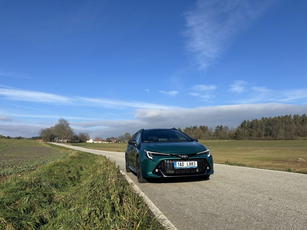 Toyota Corolla TS: foto Žena v autě.cz