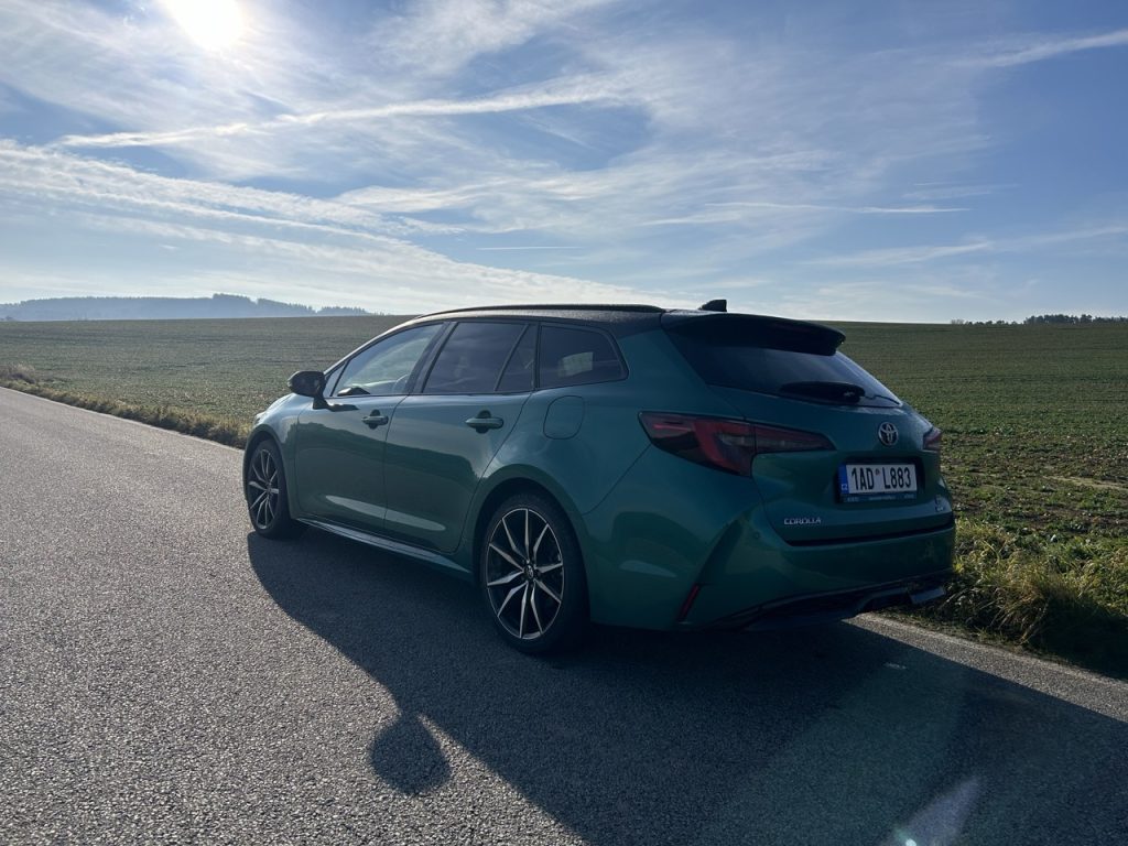 Toyota Corolla TS: foto Žena v autě.cz