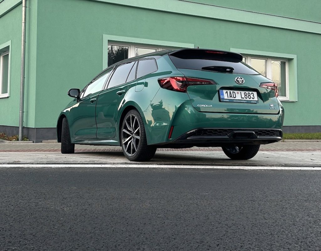 Toyota Corolla TS: foto Žena v autě.cz