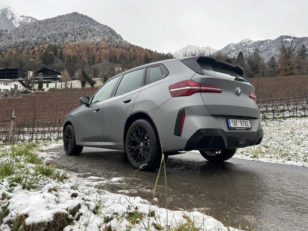 test BMW X3 20d xDrive: foto Žena v autě.cz_9422 ve velké velikosti