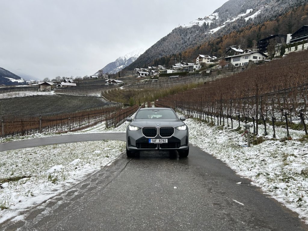 test BMW X3 20d xDrive: foto Žena v autě.cz_9488 ve velké velikosti