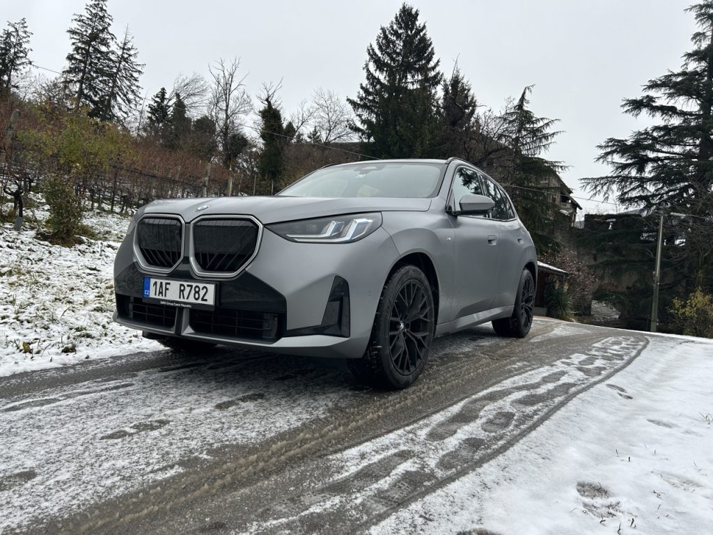 test BMW X3 20d xDrive: foto Žena v autě.cz_9496 ve velké velikosti