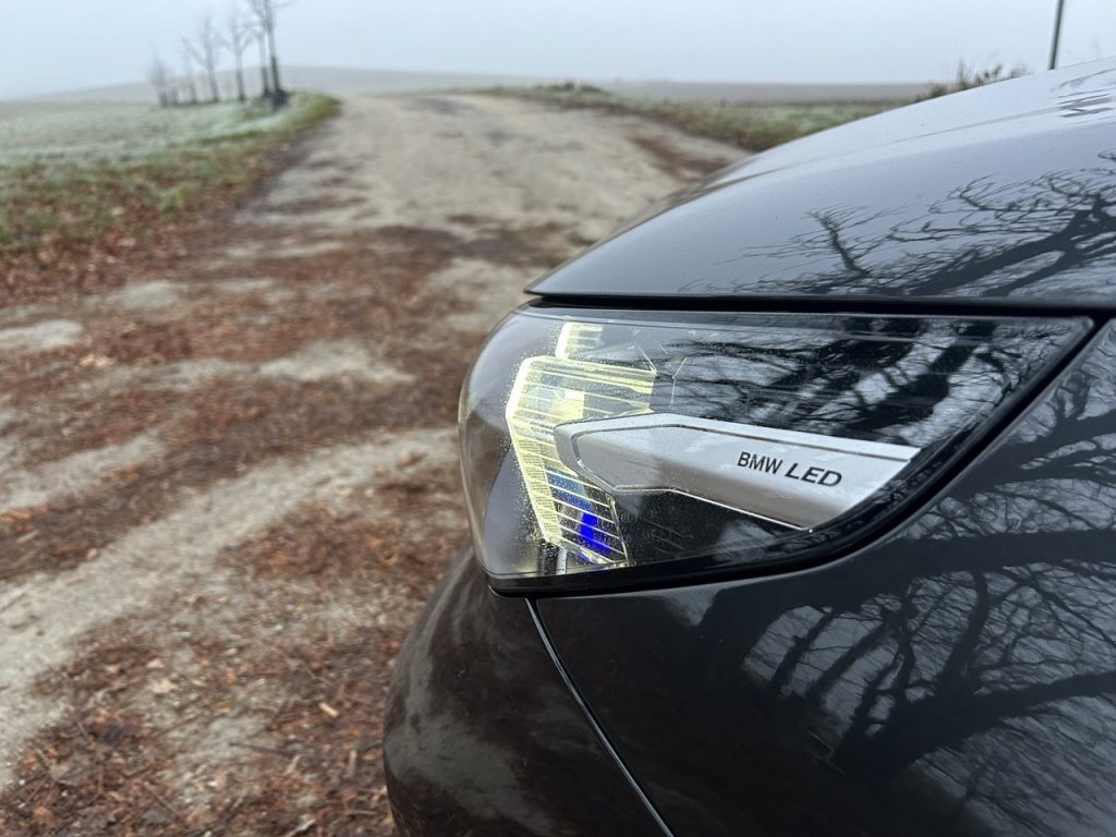 BMW 5 Touring foto Žena v autě.cz_9298 ve velké velikosti