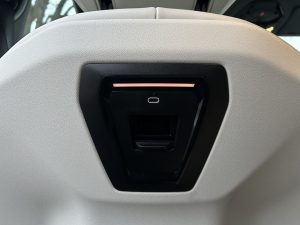 BMW 5 Touring foto Žena v autě.cz_9318 ve velké velikosti