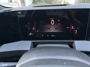 TEST OPEL ASTRA: foto Žena v autě.cz_0383 ve velké velikosti