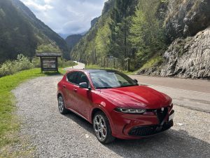 Alfa Romeo Tonale: foto Žena v autě.cz_3340 ve velké velikosti