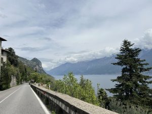 S Alfa Romeo Tonale u jezera Garda foto Žena v autě.cz