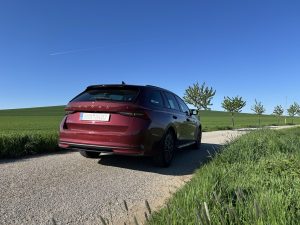 Octavia Combi: foto Žena v autě.cz_3593 ve velké velikosti