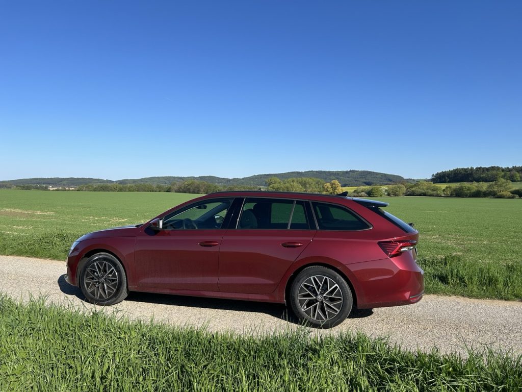 Octavia Combi: foto Žena v autě.cz_3622 ve velké velikosti