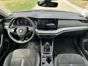Octavia-liftback: foto Žena v autě.cz_3739 ve velké velikosti