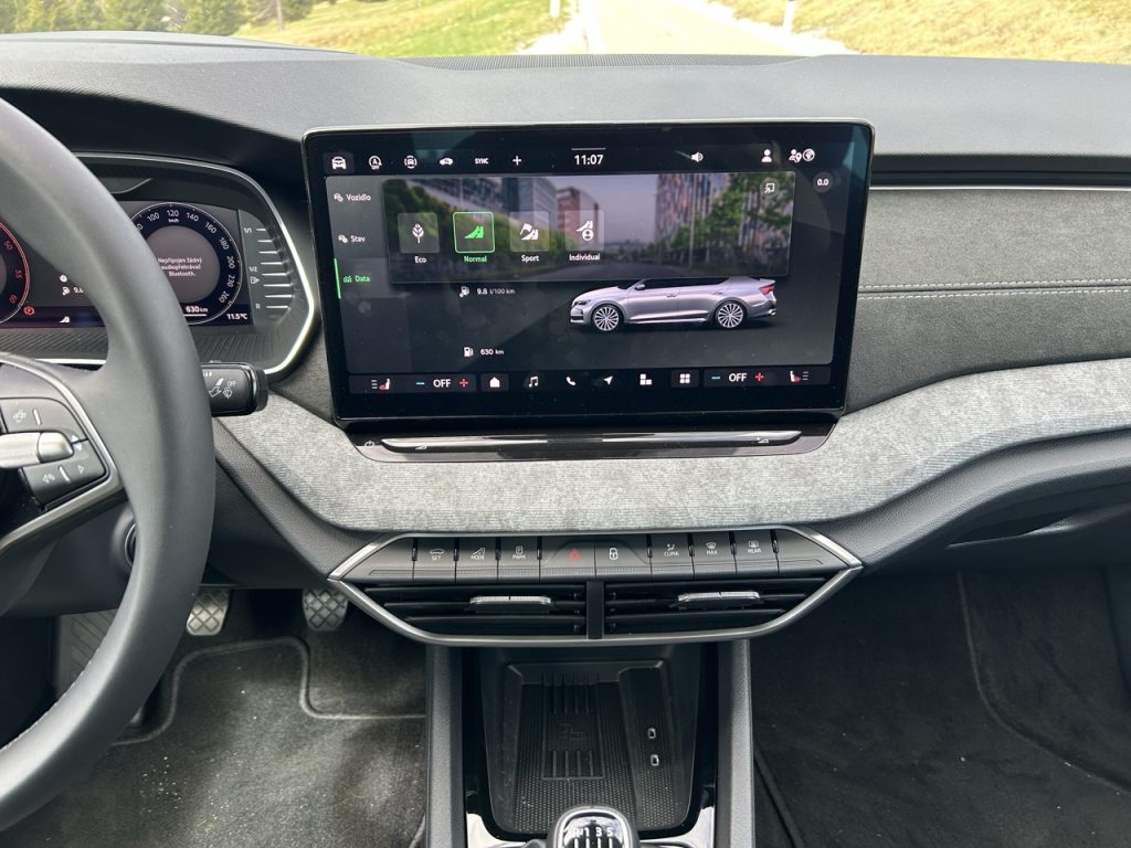Octavia-liftback: foto Žena v autě.cz_3740 ve velké velikosti