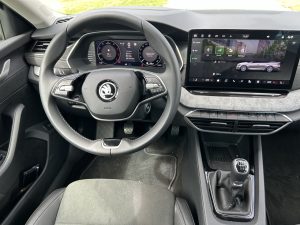 Octavia-liftback: foto Žena v autě.cz_3741 ve velké velikosti