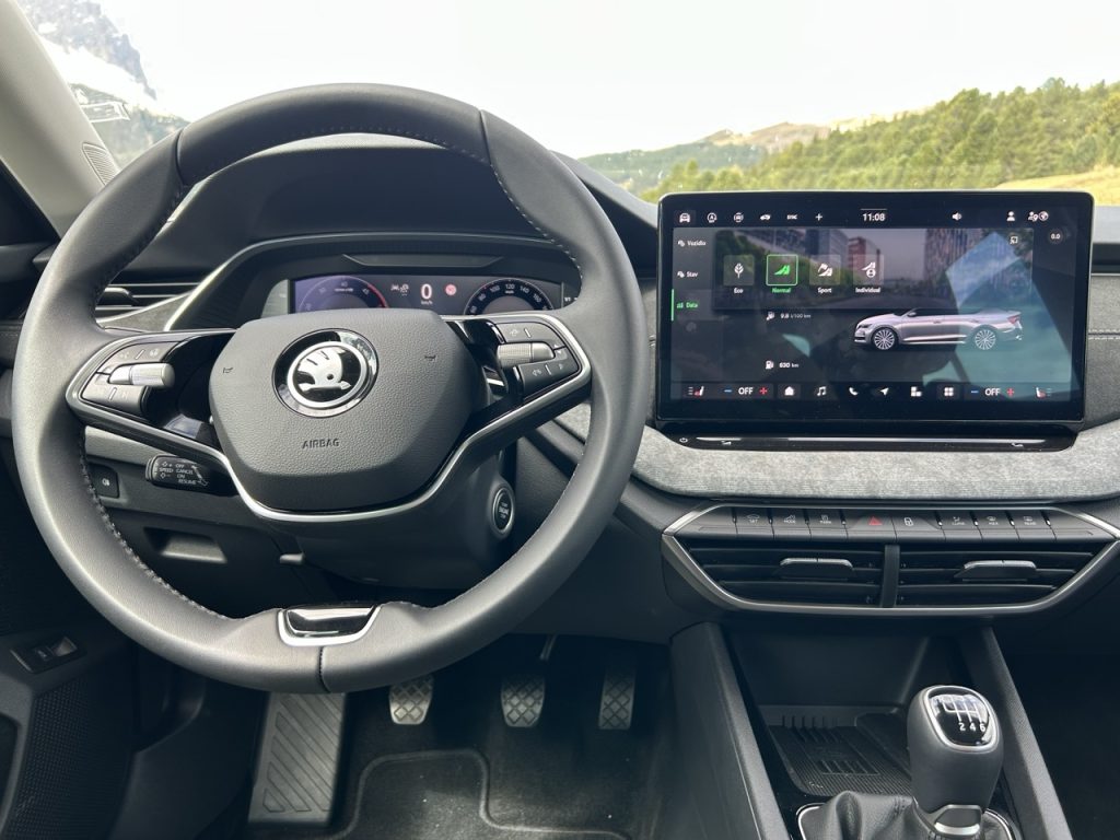 Octavia-liftback: foto Žena v autě.cz_3742 ve velké velikosti