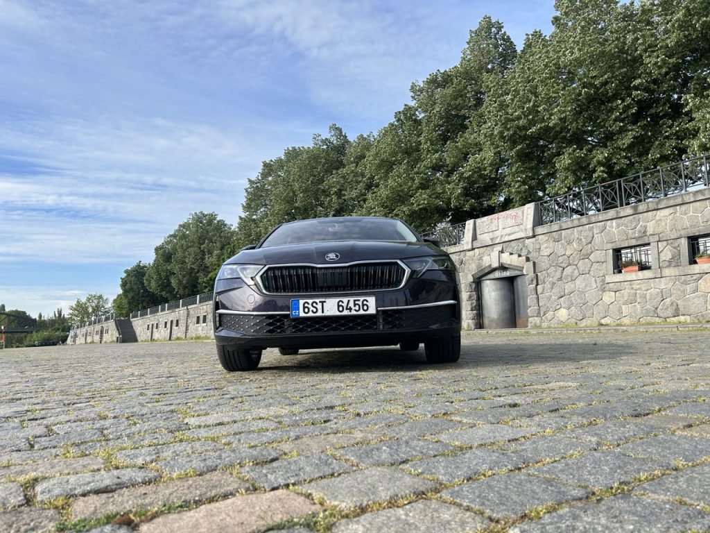 Octavia-liftback: foto Žena v autě.cz_3755 ve velké velikosti