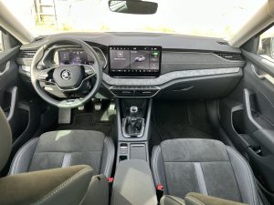 Octavia-liftback: foto Žena v autě.cz_3787 ve velké velikosti