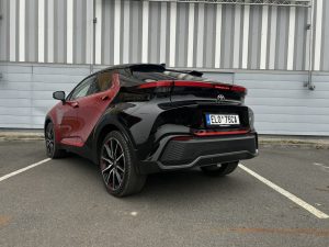 Toyota C-HR foto Žena v autě.cz_0666 ve velké velikosti