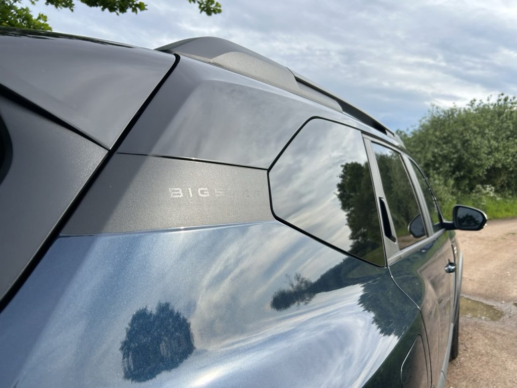 Dacia Bigster: foto Žena v autě.cz