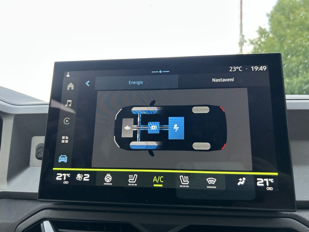 Dacia Bigster: foto Žena v autě.cz
