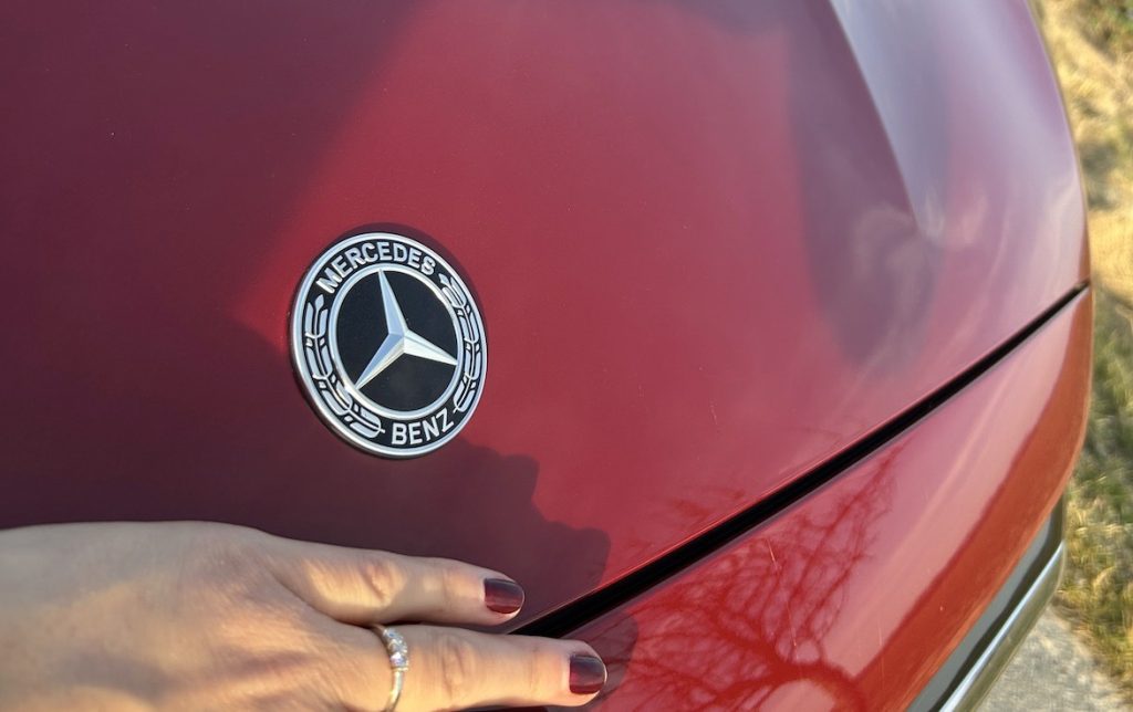 Mercedes_Benz E: foto Žena v autě.cz