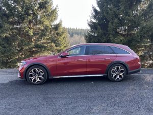 Mercedes_Benz E: foto Žena v autě.cz_1782 ve velké velikosti