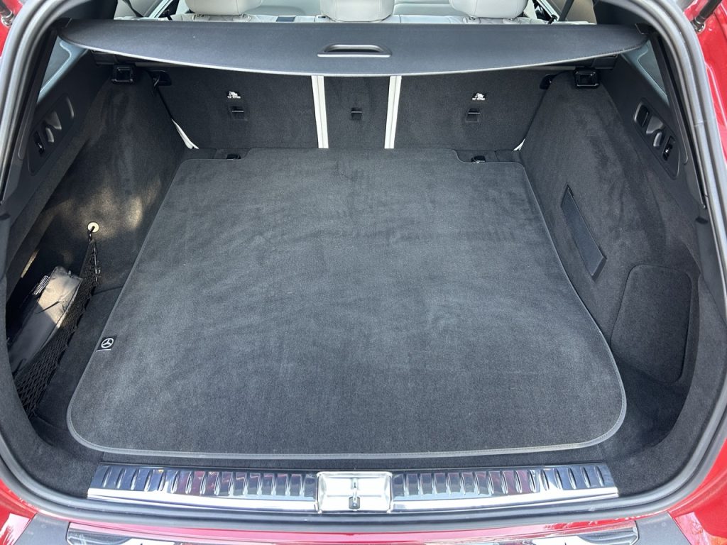 Mercedes_Benz E: foto Žena v autě.cz_1785 ve velké velikosti