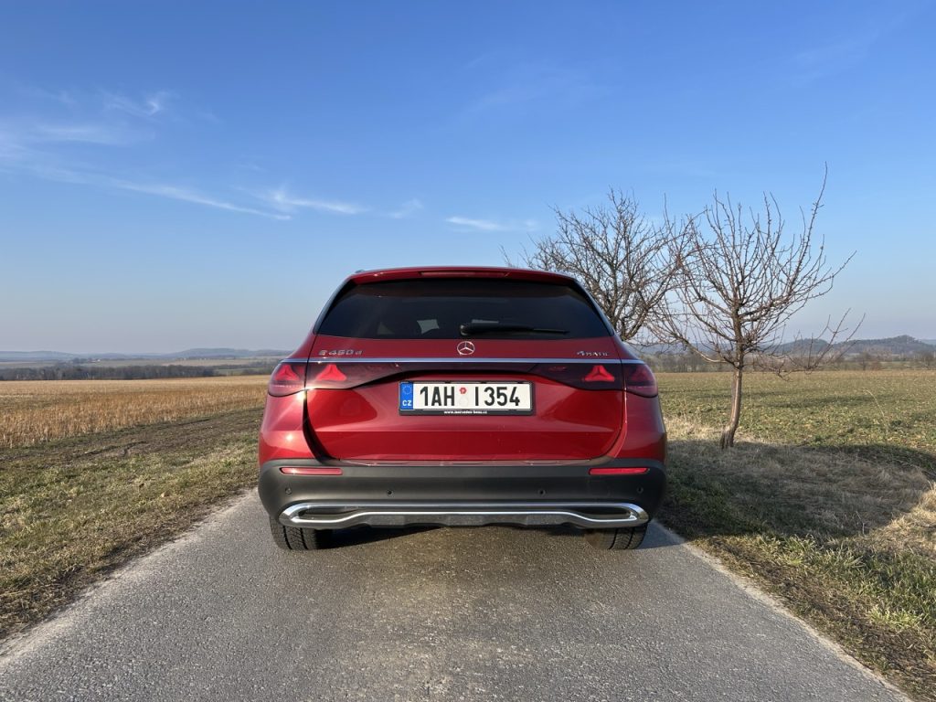 Mercedes_Benz E: foto Žena v autě.cz_1797 ve velké velikosti
