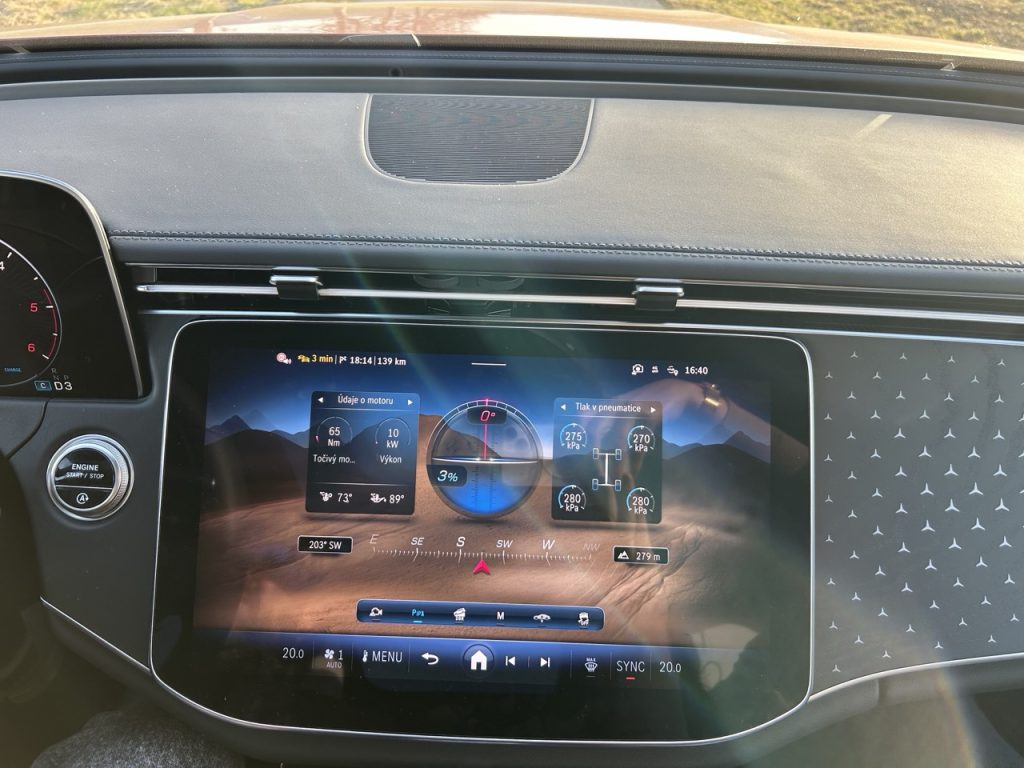 Mercedes_Benz E: foto Žena v autě.cz_1831 ve velké velikosti
