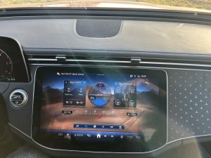 Mercedes_Benz E: foto Žena v autě.cz_1831 ve velké velikosti