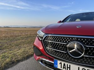 Mercedes_Benz E: foto Žena v autě.cz_1846 ve velké velikosti