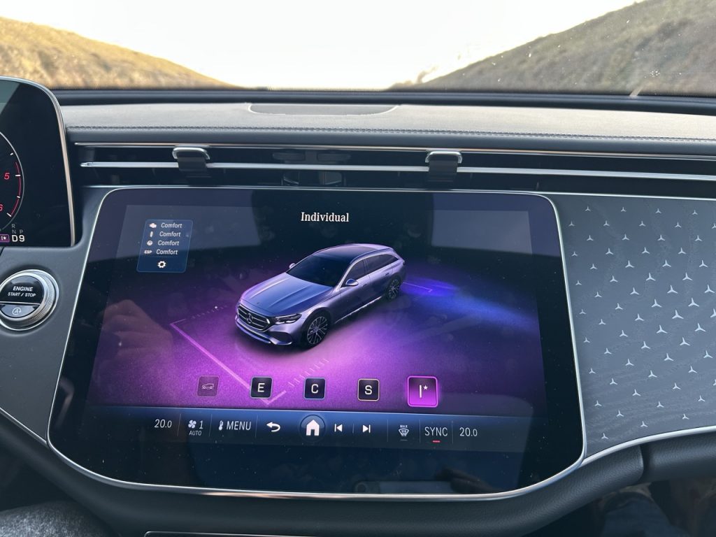 Mercedes_Benz E: foto Žena v autě.cz_1858 ve velké velikosti