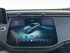 Mercedes_Benz E: foto Žena v autě.cz_1861 ve velké velikosti