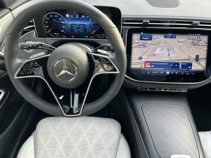 Mercedes_Benz E: foto Žena v autě.cz_1863 ve velké velikosti