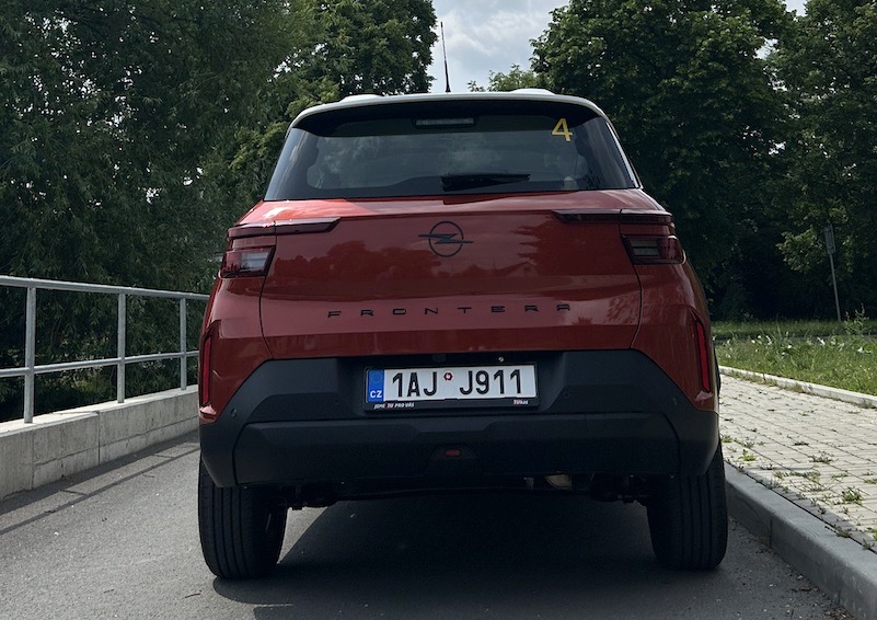Opel Frontera: foto Žena v autě.cz