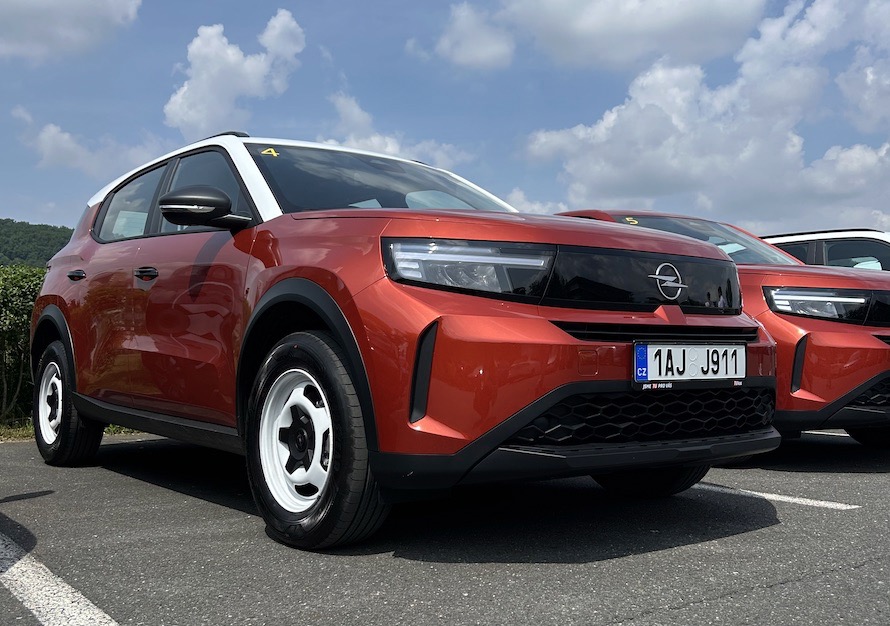 Opel Frontera: foto Žena v autě.cz