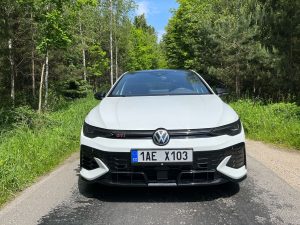 test VW Golf GTI: foto Žena v autě.cz Image 2025-06-02 at 14.41.33 (3)