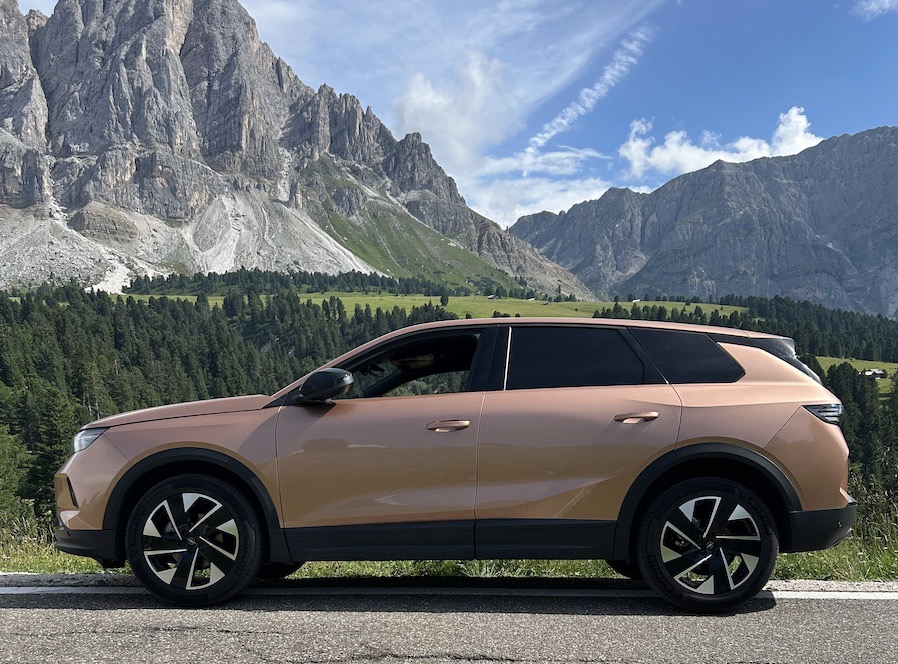 Opel Grandland: foto Žena v autě.cz
