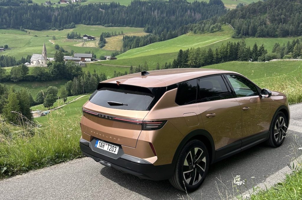 Opel Grandland: foto Žena v autě.cz