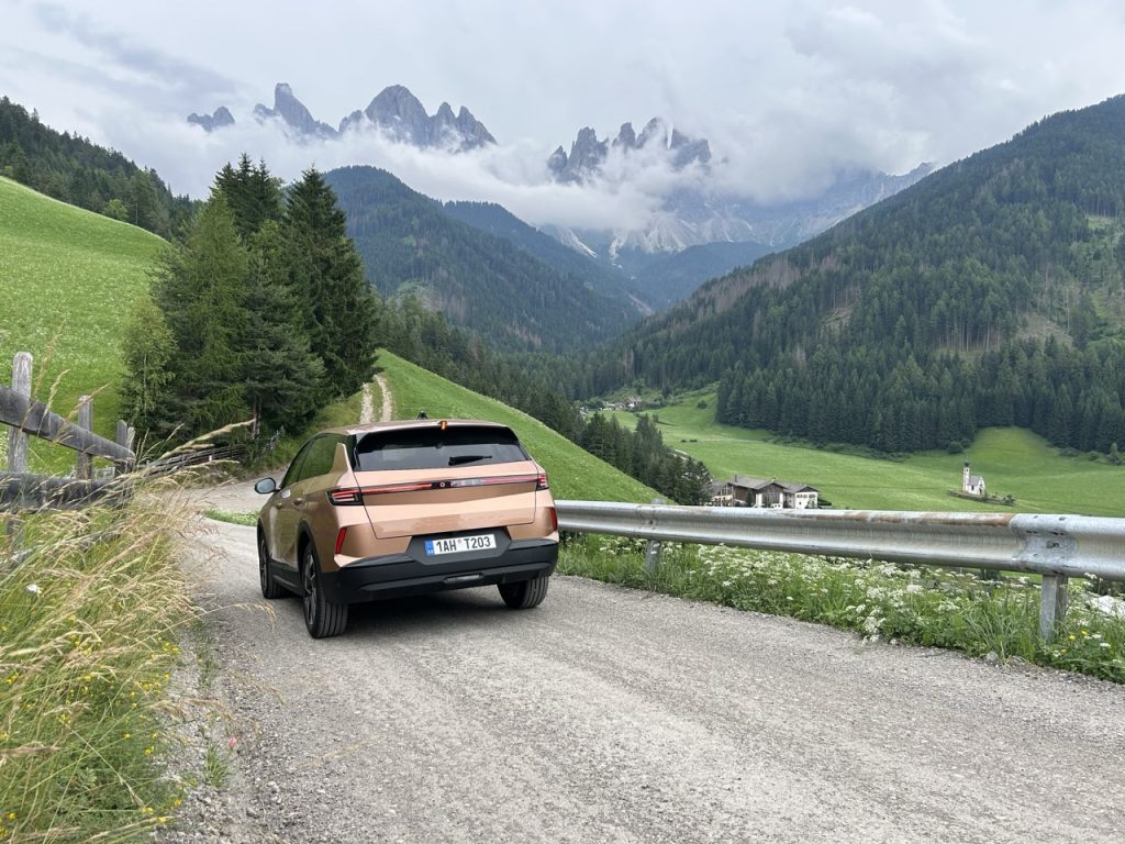 Opel Grandland: foto Žena v autě.cz_5432 ve velké velikosti