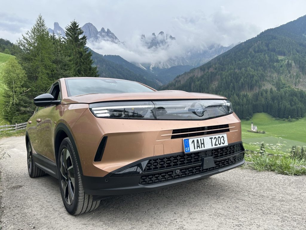 Opel Grandland: foto Žena v autě.cz_5452 ve velké velikosti