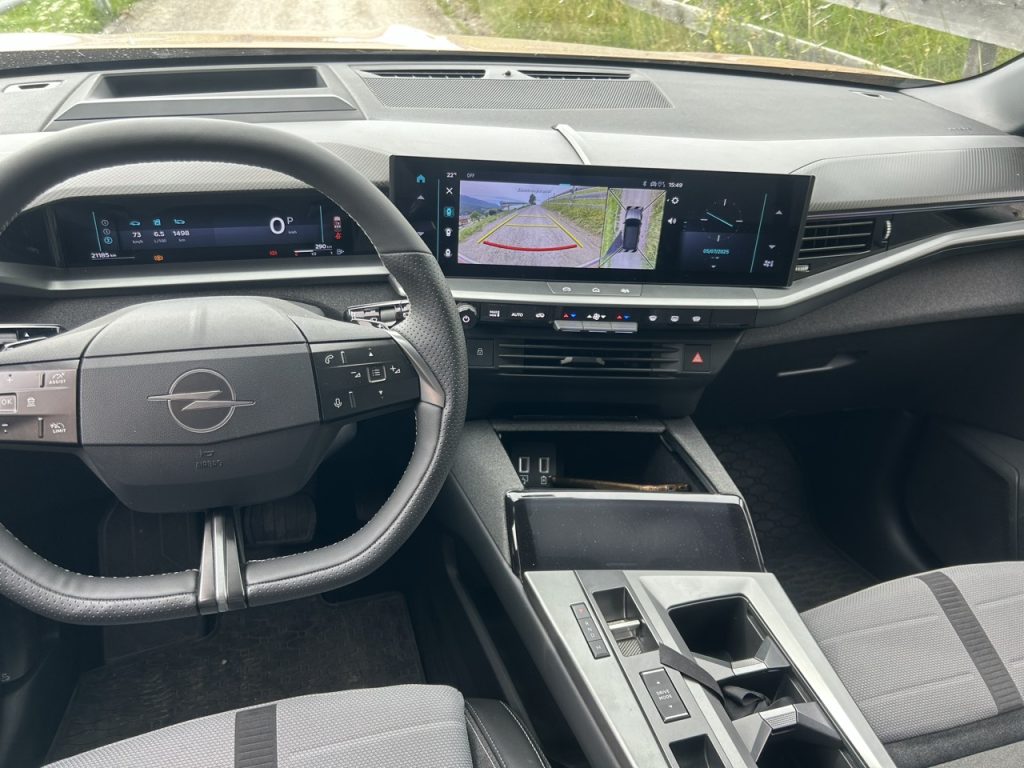 Opel Grandland: foto Žena v autě.cz_5464 ve velké velikosti